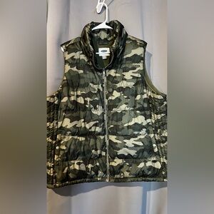 NWT XXL Old Navy Green Camouflage Puffer Vest
